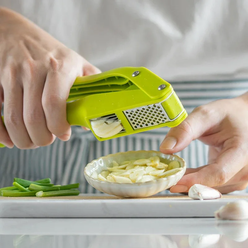 2 in 1 Garlic Ricer and Slicer - Kitchen Gadgets Useful recension och pris
